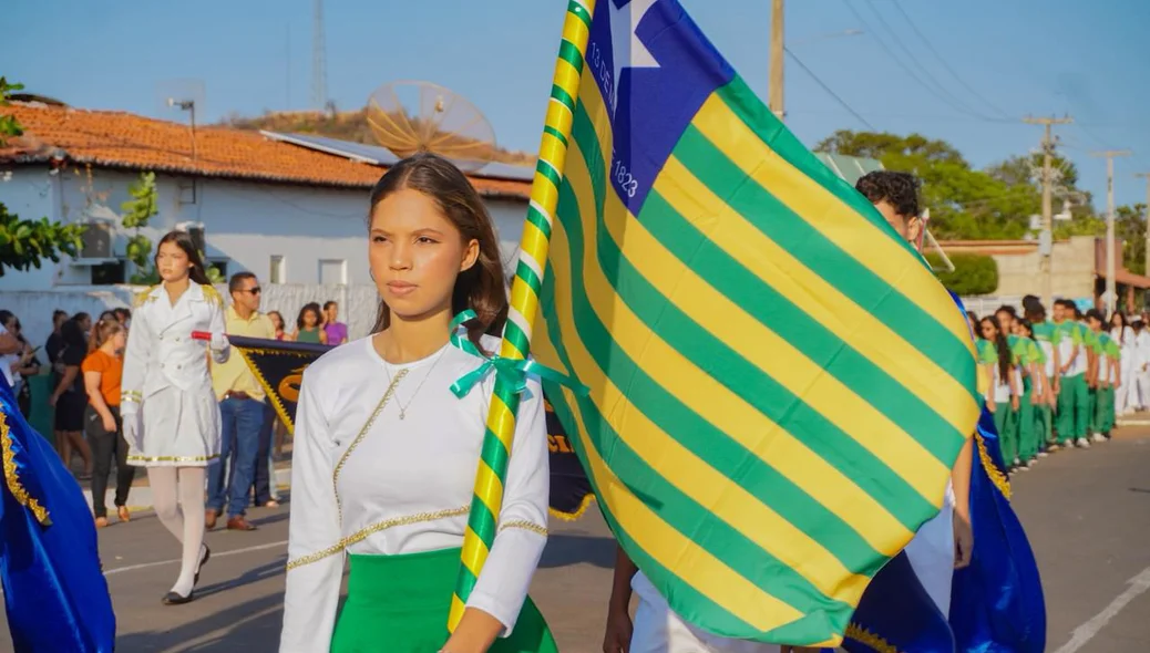 Prefeitura de Aroazes realiza desfile cívico em comemoração ao 7 de Setembro