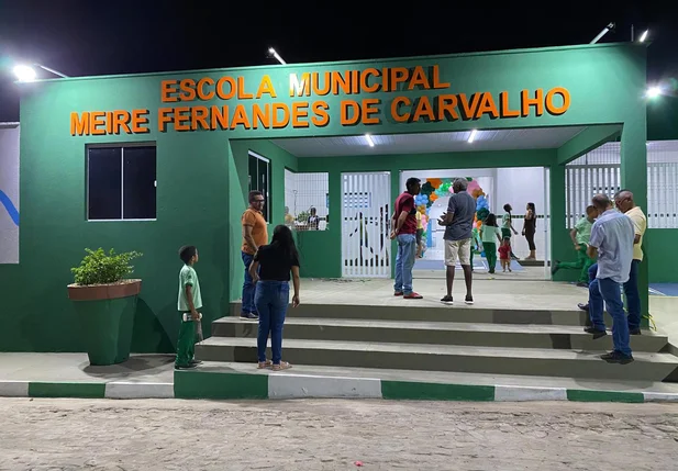 Prefeitura de Esperantina inaugura Escola Municipal Meire Fernandes de Carvalho