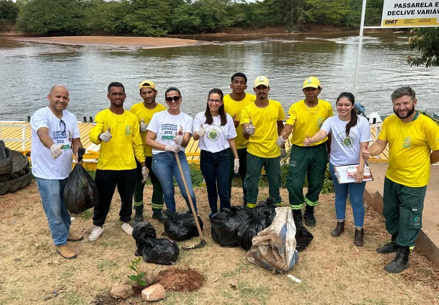 Prefeitura de Uruçuí em ação de limpeza