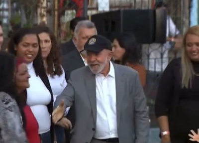 Presidente Lula dividiu palco com mulheres ligadas a facção
