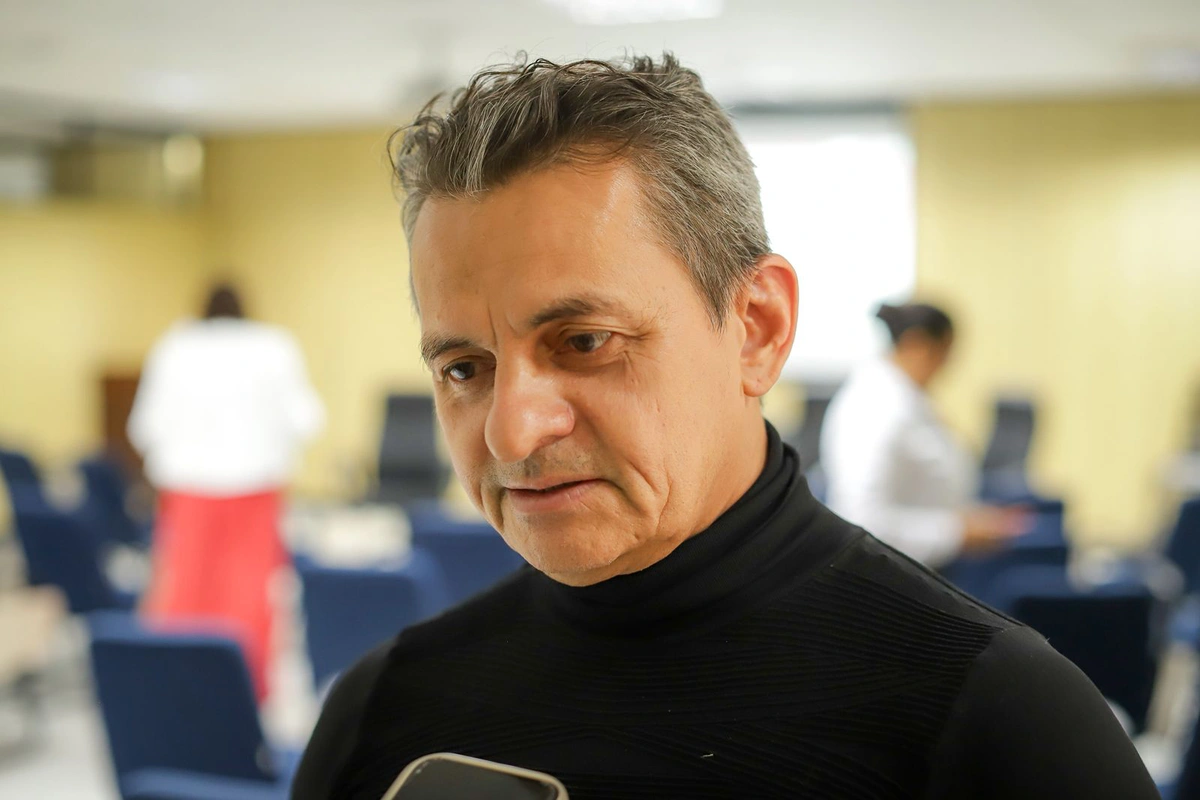 Professor Demóstenes Ribeiro