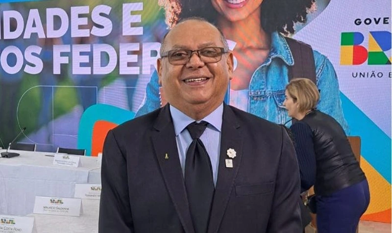 Professor Paulo Borges