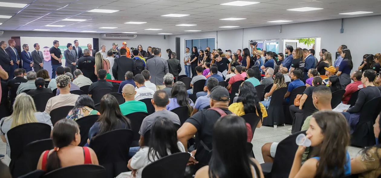 Público compareceu à sede da SSP-PI nesta segunda-feira