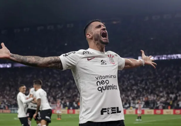 Renato Augusto anuncia aposentadoria do futebol aos 37 anos