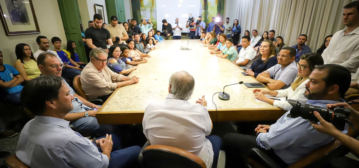 Reunião ocorreu no Palácio da Cidade
