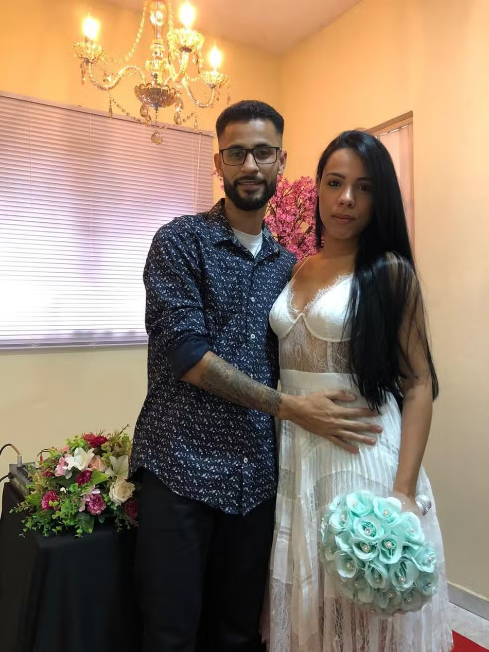 Rodrigo José da Silva Santana e sua esposa