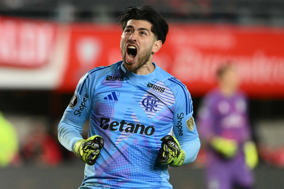 Rossi brilha nos pênaltis, Flamengo elimina Estudiantes e avança às semis da Libertadores