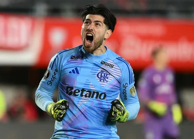 Rossi brilha nos pênaltis, Flamengo elimina Estudiantes e avança às semis da Libertadores