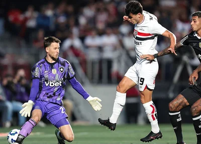 São Paulo vence Botafogo e acirra briga pelo G-4 do Brasileirão