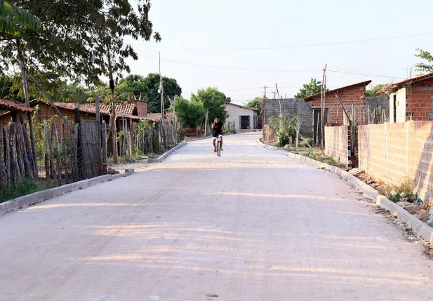 Seinfra finaliza pavimentação na Vila Boa Esperança