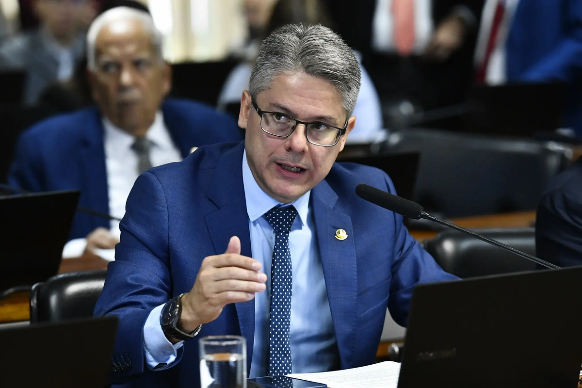 Senador Alessandro Vieira