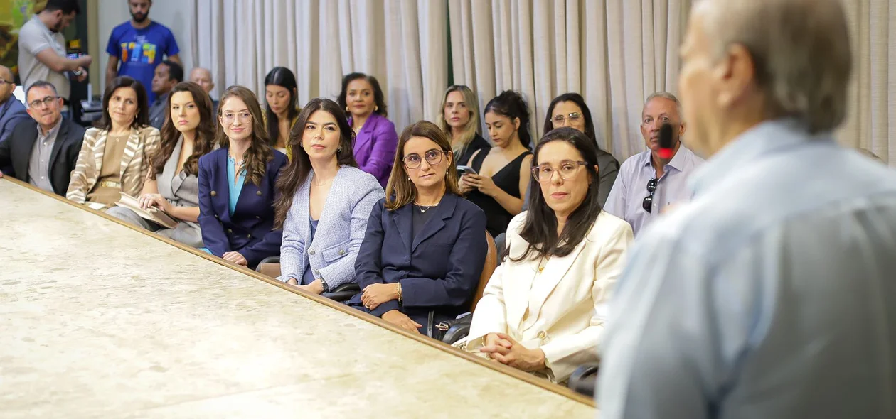 Sílvio Mendes participa da posse dos membros do Conselho dos Contribuintes