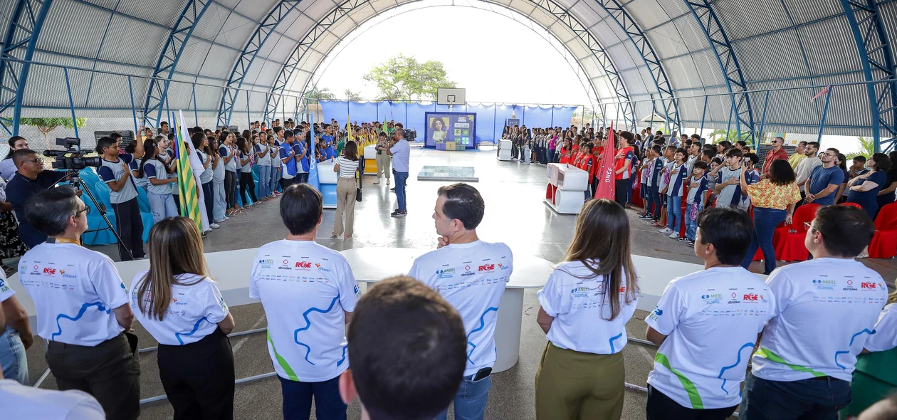 Toda a Escola Municipal Professora Ana Vitória de Carvalho Santos participou do evento