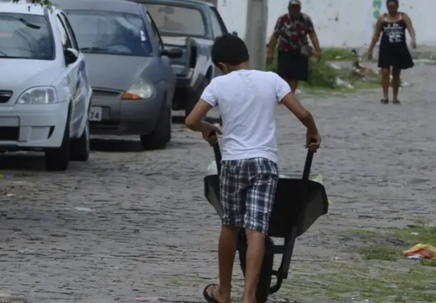 Trabalho infantil cresce no Brasil no segundo ano do Governo Lula, aponta PNAD