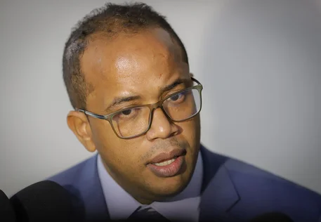 Enzo Samuel descarta “jogo triplo” de vereadores com pré-candidatos ao Senado