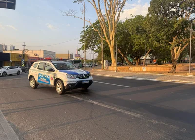 Viatura da PM interditou parte da via com óleo