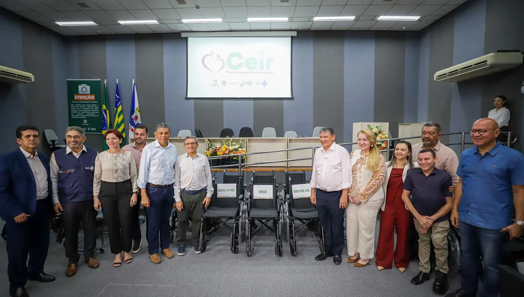 Wellington Dias entrega equipamentos de órtese e prótese no Piauí