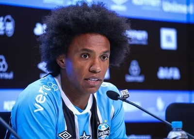 Willian em entrevista coletiva de apresentação no Grêmio