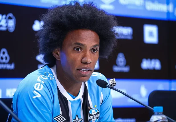 Willian em entrevista coletiva de apresentação no Grêmio