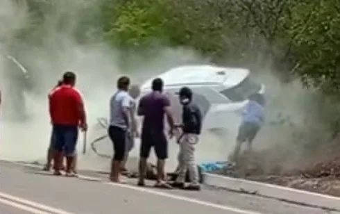 Acidente entre dois carros deixa três mortos e quatro feridos na BR 407 em Jaicós