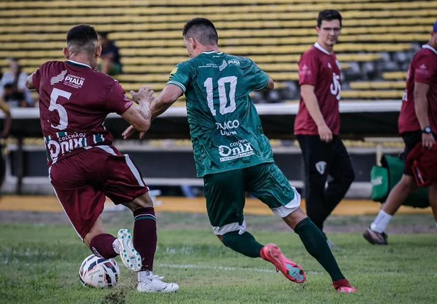 Altos e Fluminense-PI empatam em jogo de dois tempos distintos no Piauiense