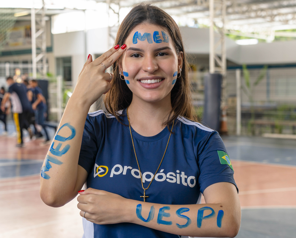 Ana Clara Araújo, aluna do Colégio Propósito, aprovada em Medicina na Uespi, instituição onde seu pai cursou Medicina