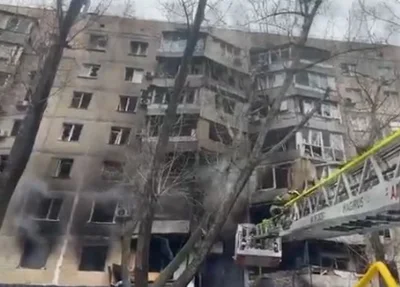 Ataque russo com mais de 50 drones atingiu prédios residenciais e universitários em Odessa, no sul da Ucrânia.