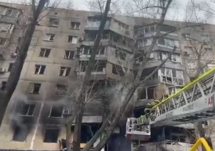 Ataque russo com mais de 50 drones atingiu prédios residenciais e universitários em Odessa, no sul da Ucrânia.