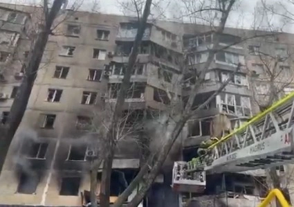 Ataque russo com mais de 50 drones atingiu prédios residenciais e universitários em Odessa, no sul da Ucrânia.