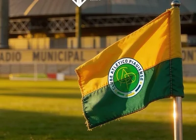 Bandeira do Atlético Piauiense no estádio Lindolfo Monteiro