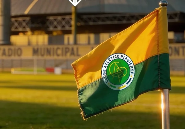 Bandeira do Atlético Piauiense no estádio Lindolfo Monteiro