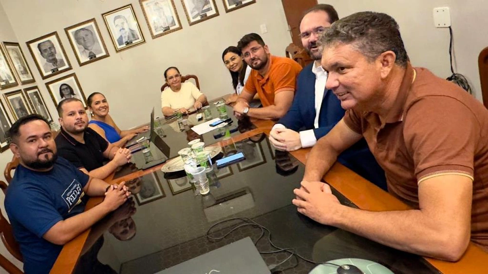 Betinha Brandão reúne secretariado