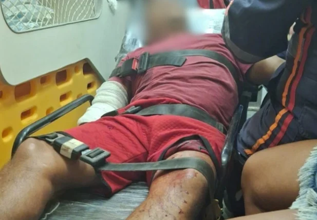 Comerciante sendo atendido pelo SAMU em Luís Correia