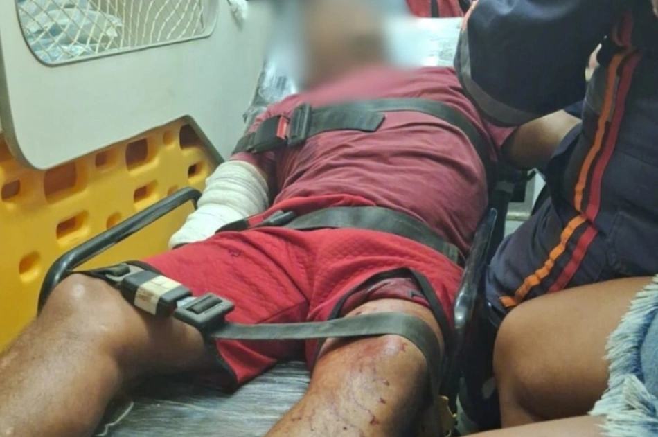 Comerciante sendo atendido pelo SAMU em Luís Correia