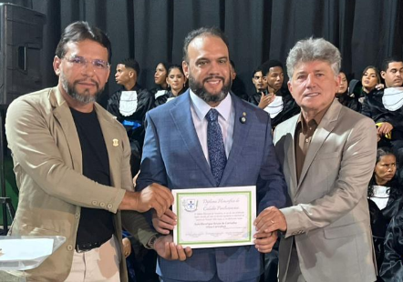 Deputado Ziza Carvalho recebe título de cidadão paulistanense