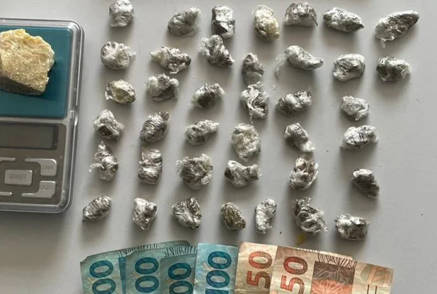 Dois homens são presos por tráfico de drogas em São João do Arraial