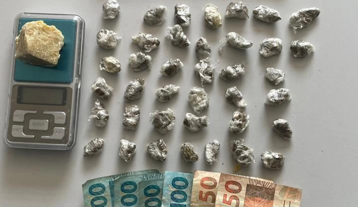 Dois homens são presos por tráfico de drogas em São João do Arraial