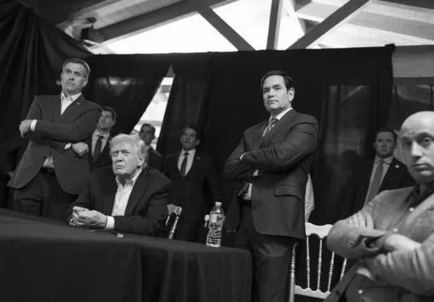 Donald Trump, Marco Rubio, Pete Hegseth, Dan Caine e outros funcionários do governo