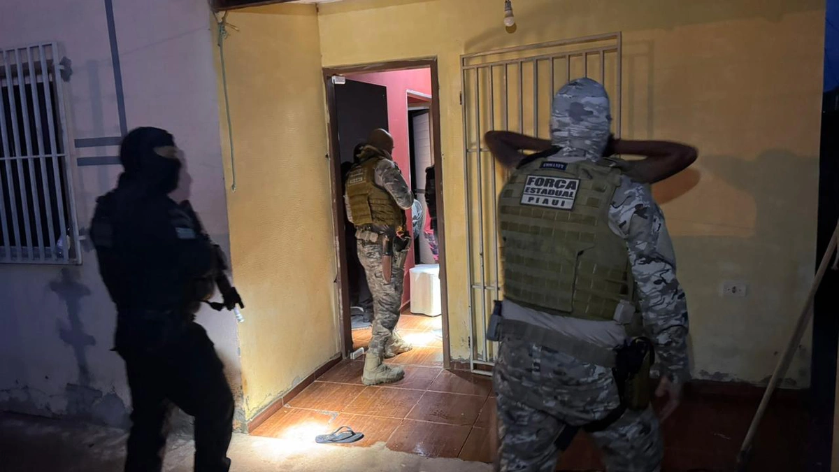 Equipes da FEISP em ação durante operação contra o PCC em Altos