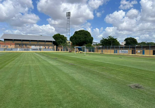 Estádio Lindolfo Monteiro