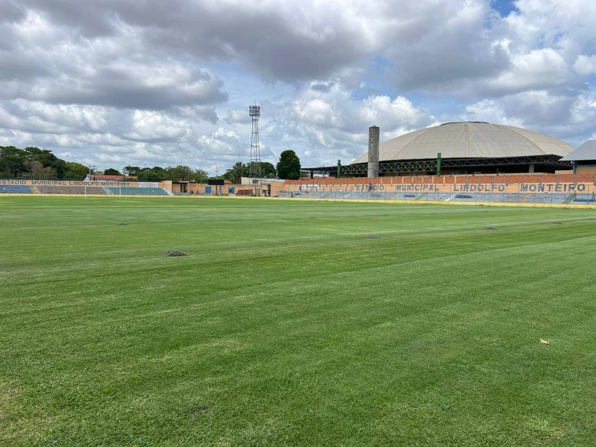 Estádio Lindolfo Monteiro