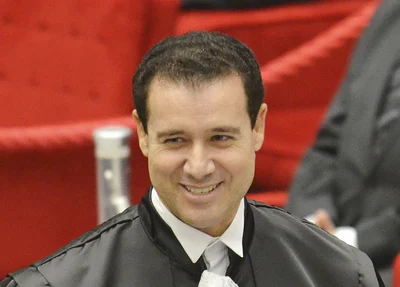 Ex-ministro Nefi Cordeiro