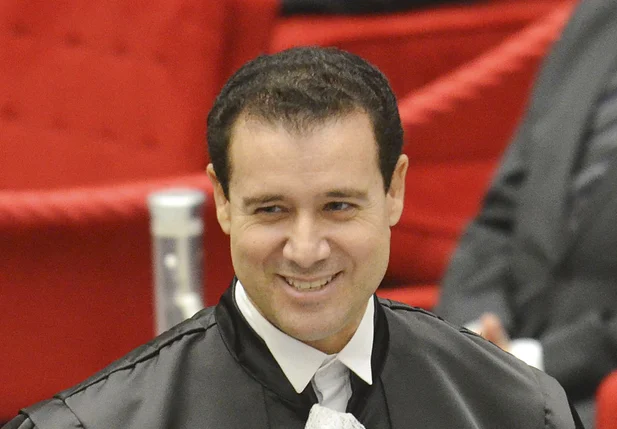 Ex-ministro Nefi Cordeiro
