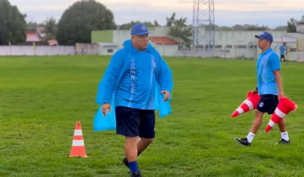 Givanildo Sales, técnico do Oeirense