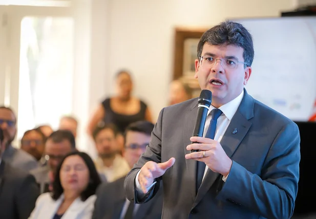Governador Rafael Fonteles apresenta dados