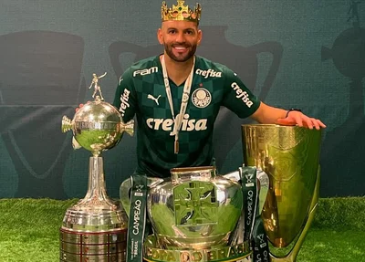 Grêmio oficializa a contratação de Weverton, ídolo do Palmeiras