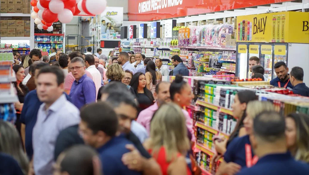 Grupo Toureiro Farma comemorou a inauguração com um coquetel