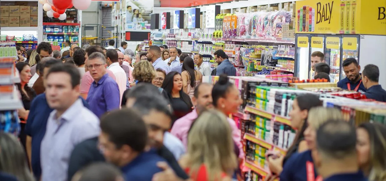 Grupo Toureiro Farma comemorou a inauguração com um coquetel