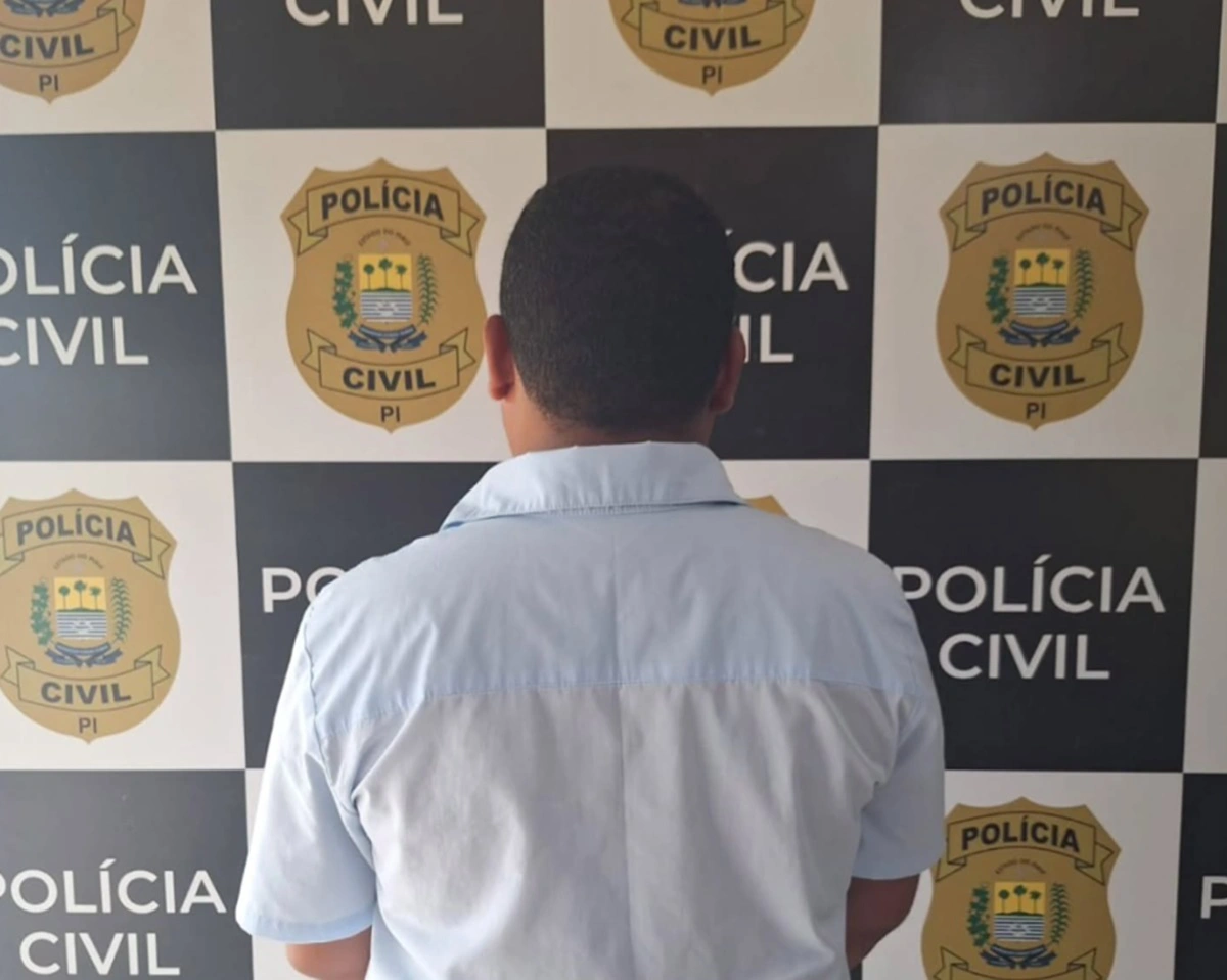 Homem foi preso ao tentar reaver veículo apreendido pela Polícia Civil