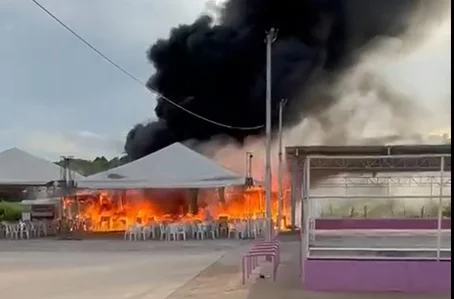 Incêndio destrói barracas em Lagoinha do Piauí